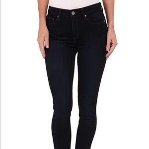 Brand new Paige jeans ultra skinny Mona